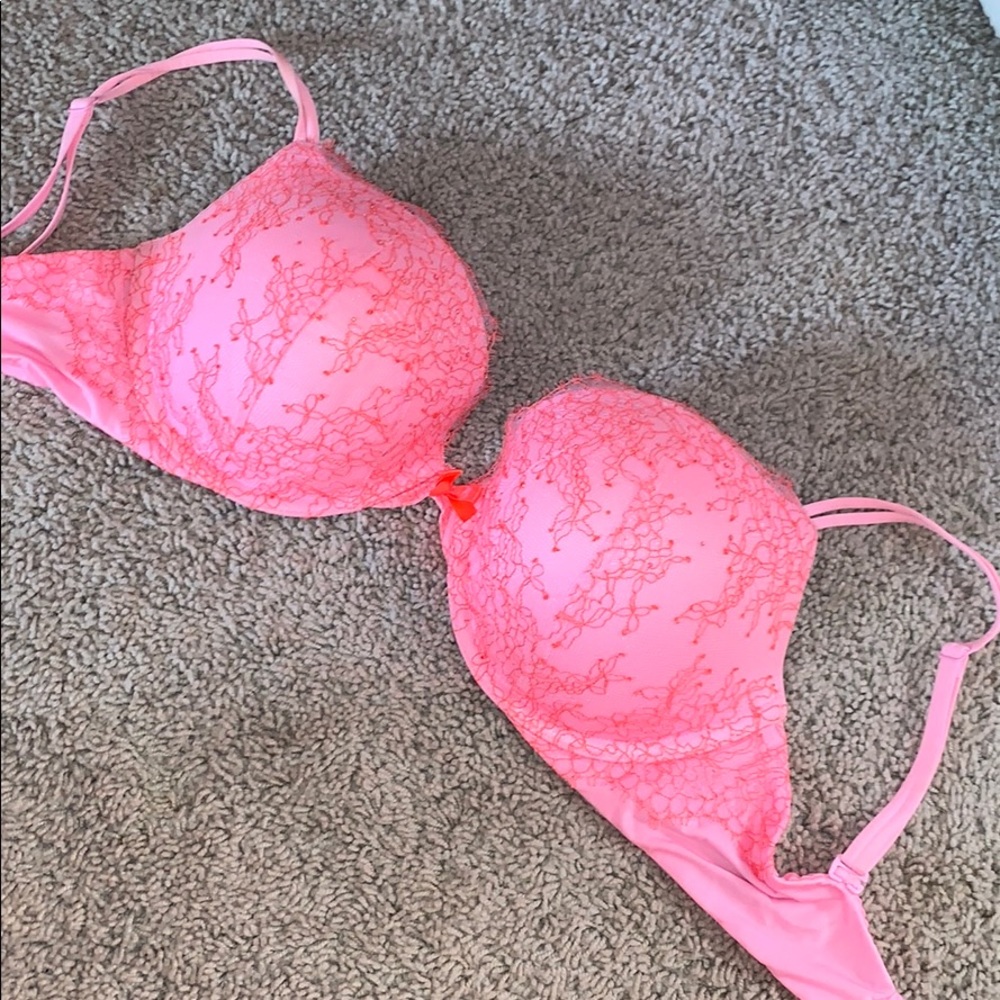 Victoria Secret 34 DD very sexy push up